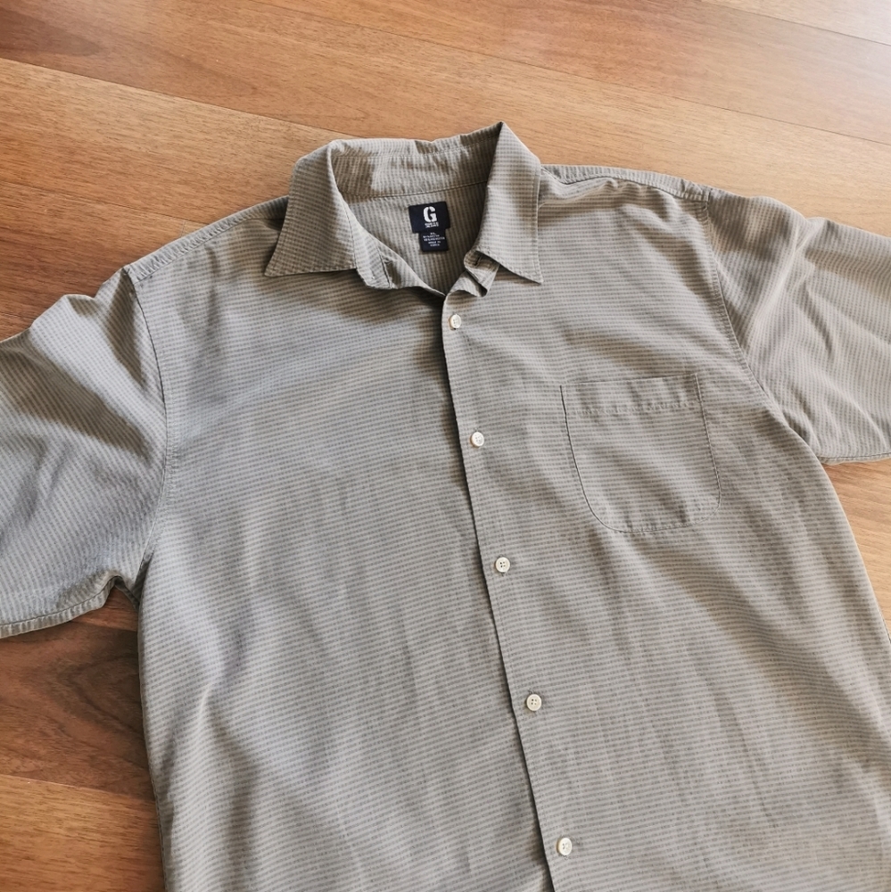 Guess short sleeve button down shirt
